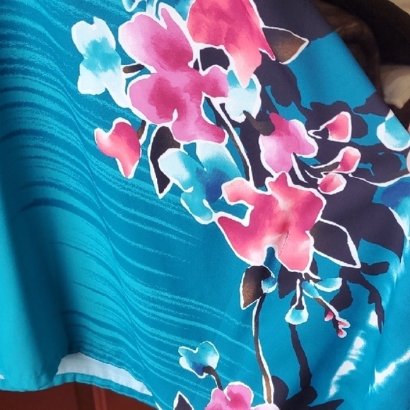 Chico's Blue Bell Sleeve Blouse with Floral Design - Picture 5 of 8